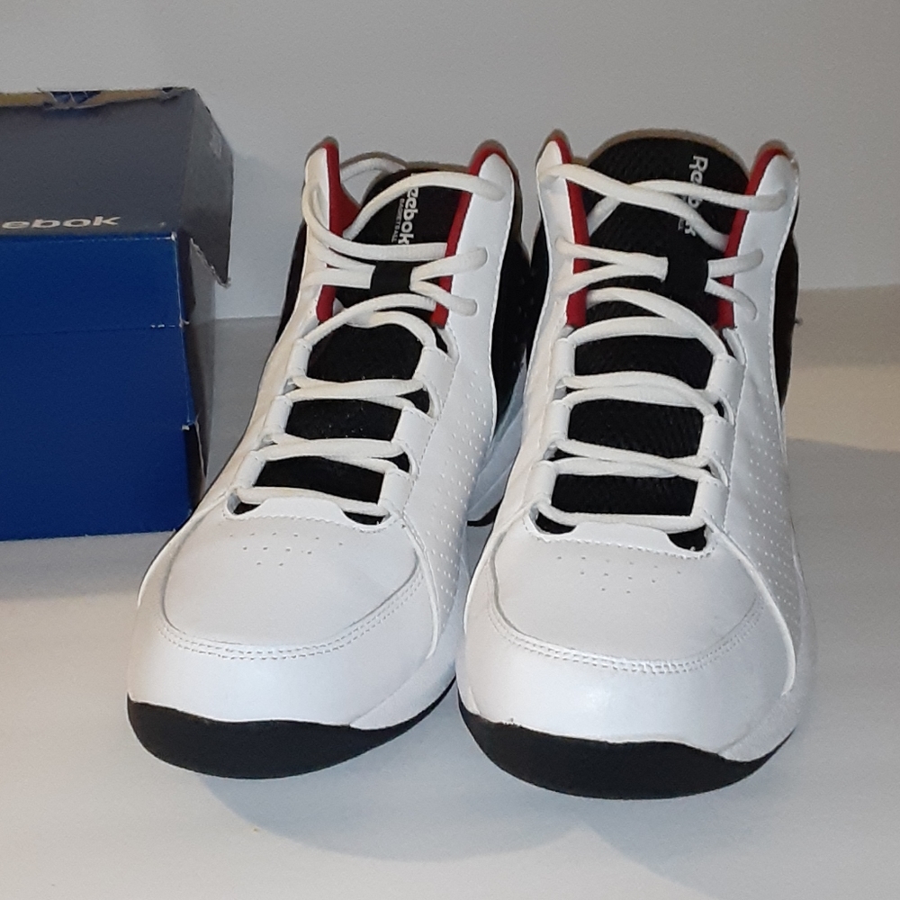 Reebok Rise and Run III Basketball Shoe - Size 7.5